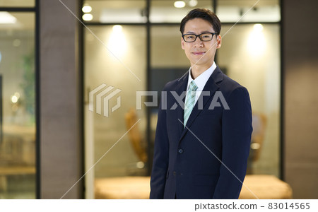 30's businessman with glasses 30's businessman with glasses 83014565
