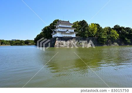 Nagoya Castle in the summer sky, Honmaru Palace and Ishigaki Nagoya Castle in the summer sky, Honmaru Palace and Ishigaki 83015750