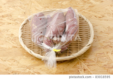 Sweet potato (Haruka Beni) in a bag Sweet potato (Haruka Beni) in a bag 83018595