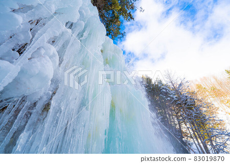 [冬季材料] 冰凍 Zengorono 瀑布 [長野縣] 83019870