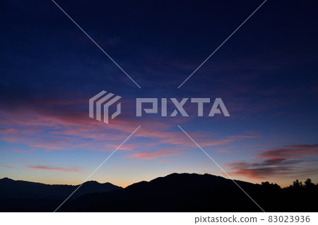 北斗市白州町 奧知武群山 黎明風景 北斗市白州町 奧知武群山 黎明風景 83023936