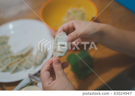做餃子 83024947