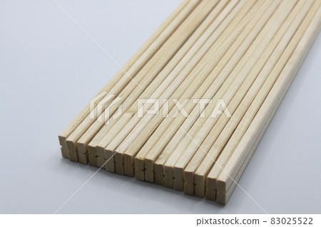 很多一次性筷子 83025522