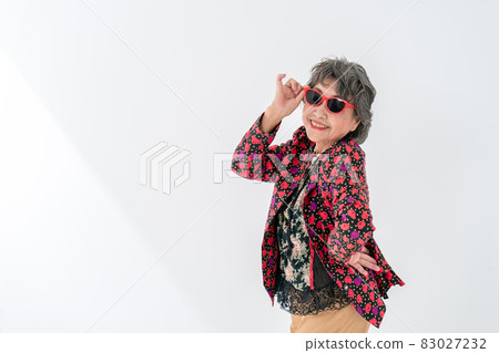 Senior woman funky Senior woman funky 83027232