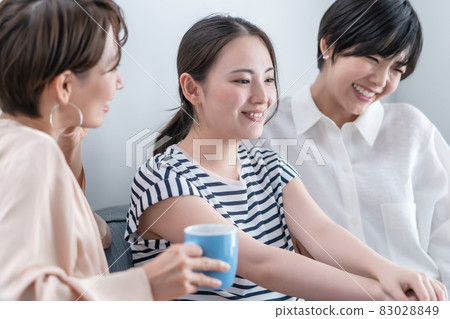 婦聯會說話的沙發 83028849
