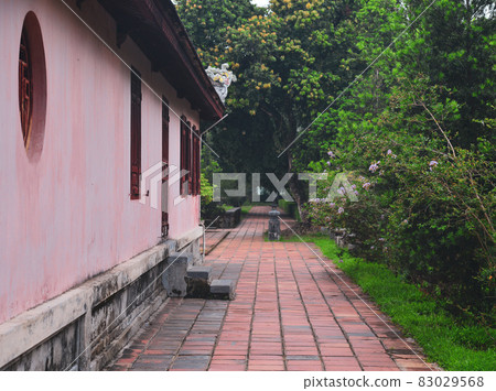 Thien Mu Pagoda in Hue, Vietnam 83029568