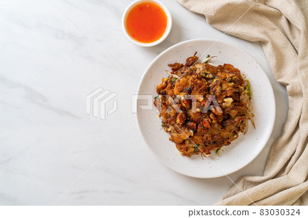 Crispy Fried Mussel Pancake 83030324