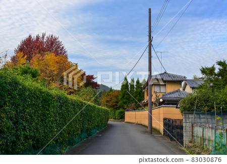 Picturesque village landscape in Kyoto, Japan 83030876