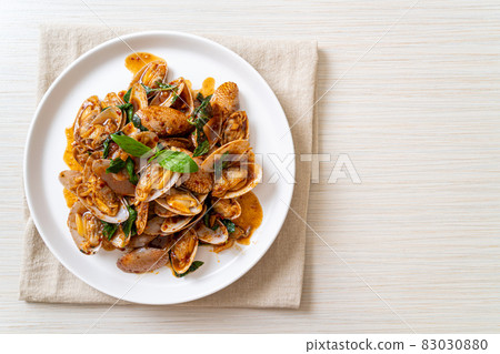 Stir Fried Clams with Roasted Chilli Paste 83030880