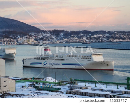 Ferry that entered Otaru Port Ferry that entered Otaru Port 83033757