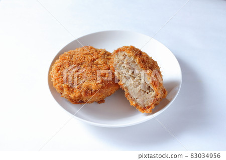 Cross section of minced meat cutlet Cross section of minced meat cutlet 83034956
