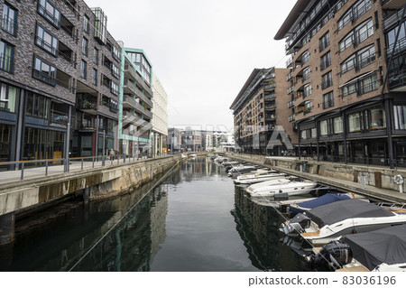 boats on the canal in oslo, Norway 83036196