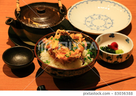 確認胃部不適的 Kakiage 碗 83036388