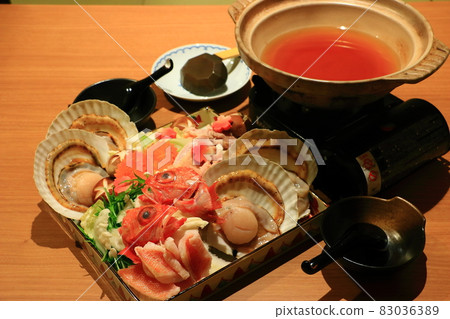 超豪華海鮮火鍋 83036389