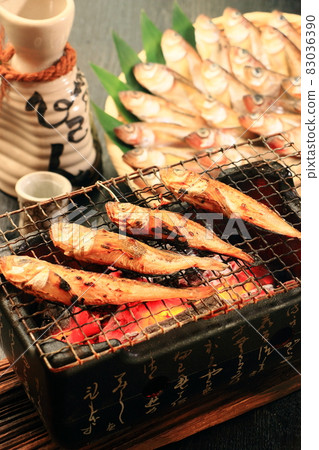 用炭火烤 83036390