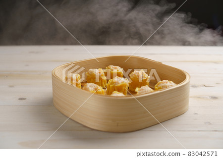 Chinese Preparing vegetable dim sum (yumcha). Asian Food chinese traditional food cuisine. Chinese Preparing vegetable dim sum (yumcha). Asian Food chinese traditional food cuisine. 83042571