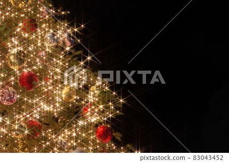 聖誕樹照明和復制空間 83043452