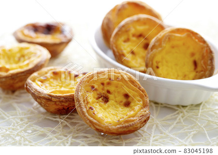 Sweets (egg tart) 83045198