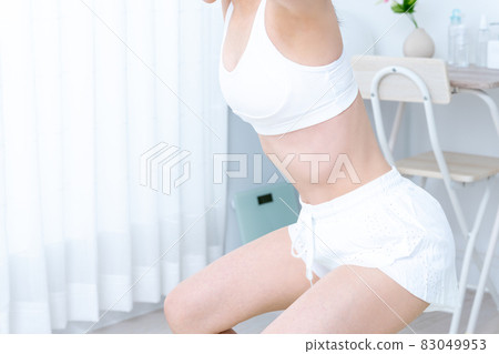 深蹲練肌肉的女人【局部切開】 深蹲練肌肉的女人【局部切開】 83049953