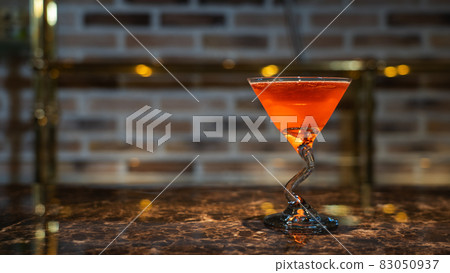 Bar counter and cocktails (bar image) Bar counter and cocktails (bar image) 83050937