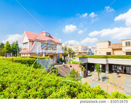 田園長府站舊站房和站前廣場風光 83051670