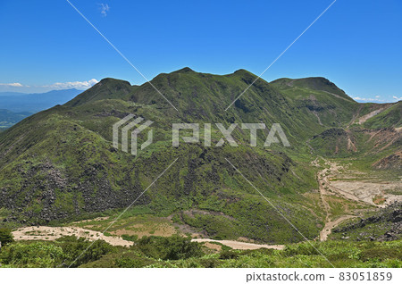 水俁山“從山路上看到的白口山、中嶽山、久住山” 83051859