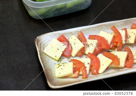 Cheese and tomato Cheese and tomato 83052378