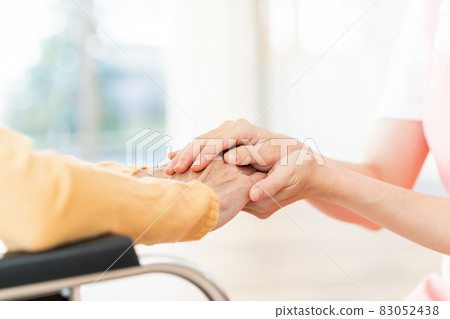 Carer woman hospital helper carer 83052438