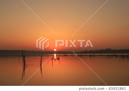 因波沼的風景和日出 83052861