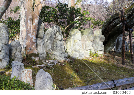 Daikakuji stone Buddha group 83053403