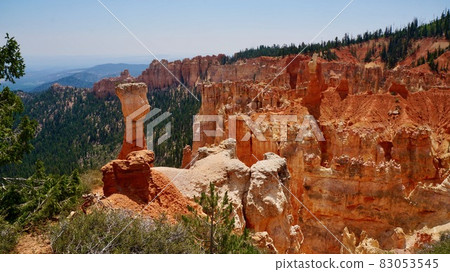 American Nature / Bryce Canyon National Park. Natural bridge. 83053545