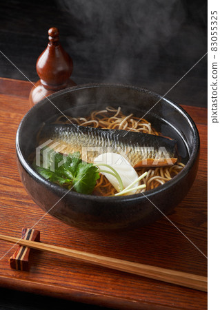 新鮮的蕎麥麵 83055325