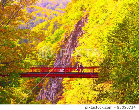 深秋染成的二見吊橋 深秋染成的二見吊橋 83056734