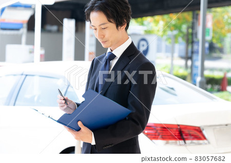 有文件的推銷員 83057682