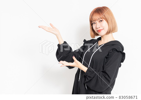 做指導姿態的少婦 做指導姿態的少婦 83058671