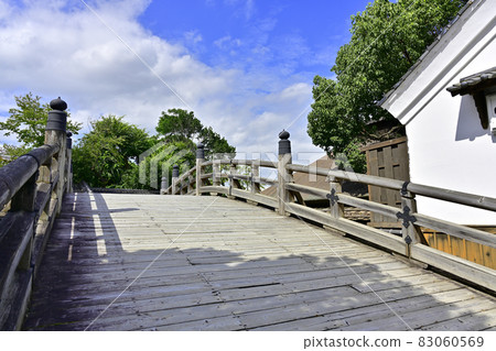 白牆倉庫和鼓橋 83060569