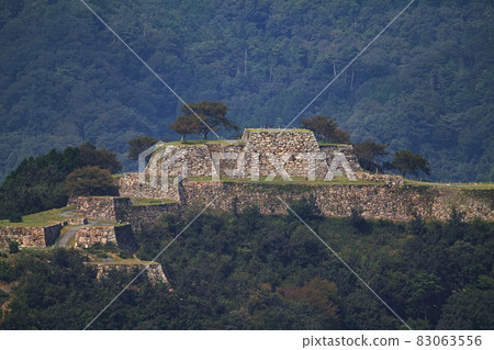 Takeda Castle seen from Hyogo Prefecture / Tachiunkyo (taken with a super-telephoto lens) Takeda Castle seen from Hyogo Prefecture / Tachiunkyo (taken with a super-telephoto lens) 83063556