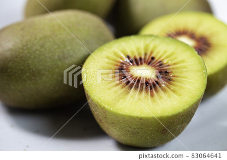 彩虹紅(獼猴桃):一種新品種,具有獨特的紅色,日本製造 彩虹紅(獼猴桃):一種新品種,具有獨特的紅色,日本製造 83064641