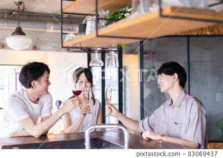 Young people drinking at the bar Young people drinking at the bar 83069437