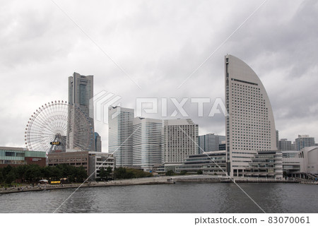 多雲的天空橫濱港未來 多雲的天空橫濱港未來 83070061