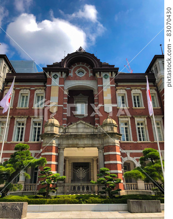 Tokyo Station Marunouchi Exit Dome 83070430