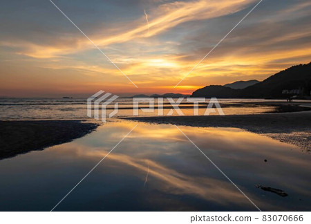 日落和新舞子海岸的倒影 日落和新舞子海岸的倒影 83070666