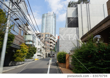 1087 年 10 月大橫町坂、港區和六本木之丘 / 西麻布三丁目 1087 年 10 月大橫町坂、港區和六本木之丘 / 西麻布三丁目 83070794