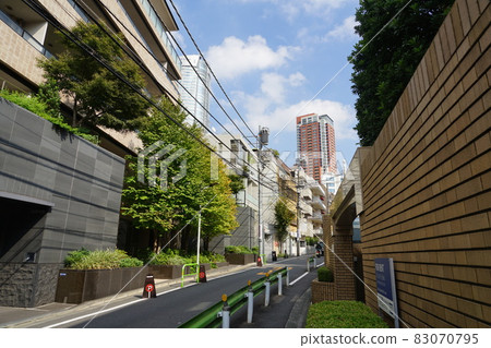 October 1088 Oyokochozaka, Minato-ku and Roppongi Hills / Nishiazabu 3-chome October 1088 Oyokochozaka, Minato-ku and Roppongi Hills / Nishiazabu 3-chome 83070795