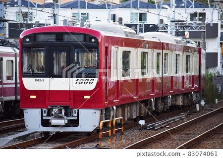 Keihin Electric Express Railway 1000 series 1890 series that stops on the detention line Keihin Electric Express Railway 1000 series 1890 series that stops on the detention line 83074061