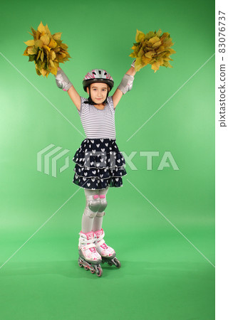 Girl with rollerskates 83076737