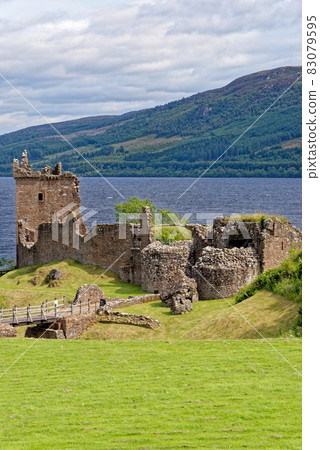 Urquhart Castle on the shore of Loch Ness 83079595