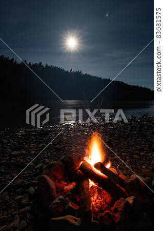 Bonfire camp Bonfire camp 83081575
