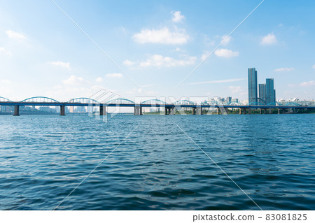 Dongjak Bridge and Banpo Han river park in Seoul, Korea Dongjak Bridge and Banpo Han river park in Seoul, Korea 83081825