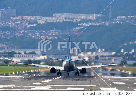 Osaka Airport Senri River Embankment Takeoff and Landing Scene Osaka Airport Senri River Embankment Takeoff and Landing Scene 83081882